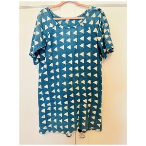 Stylish Blue and White Patterned Dress